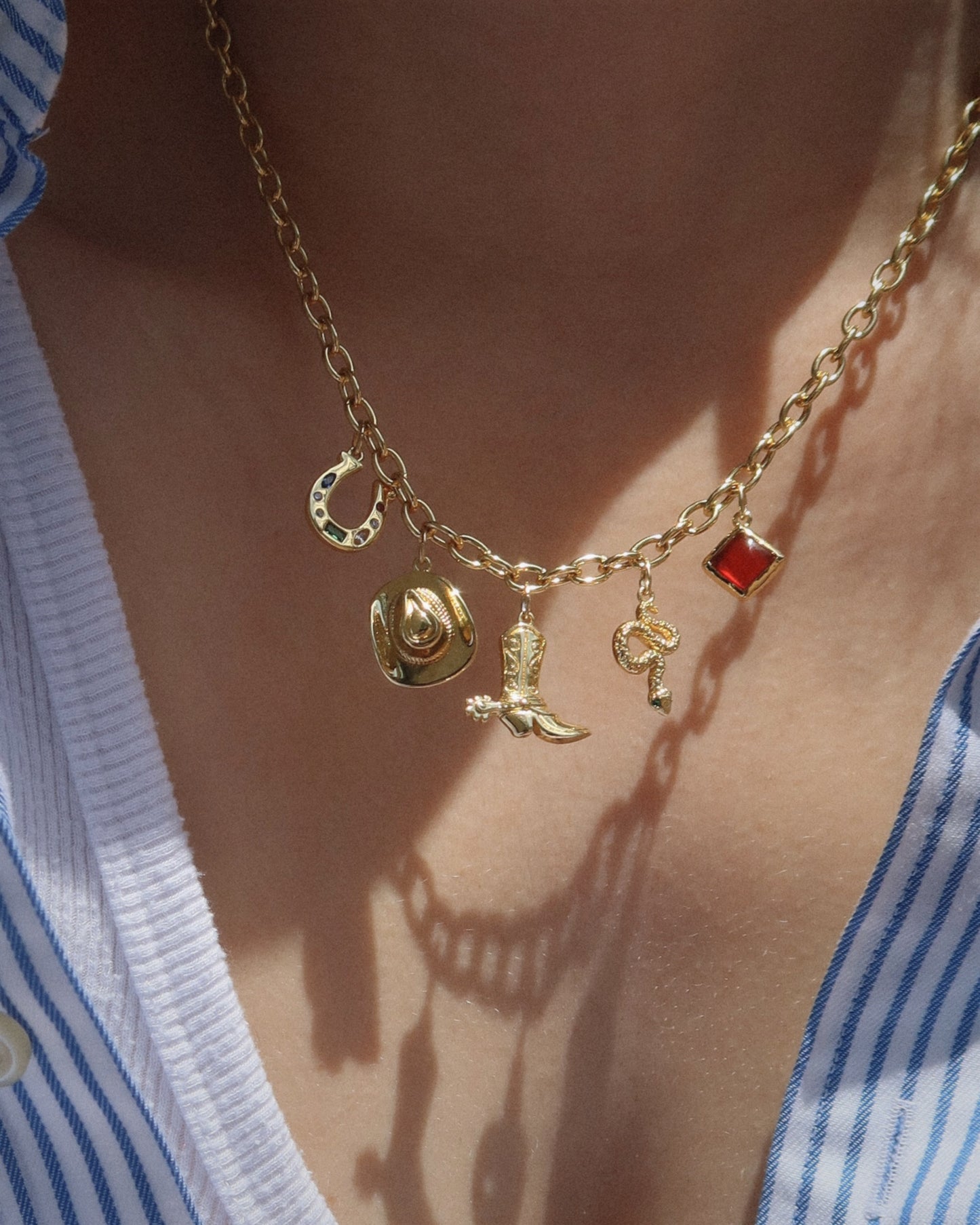 Hold 'Em Cowboy Hat Charm
