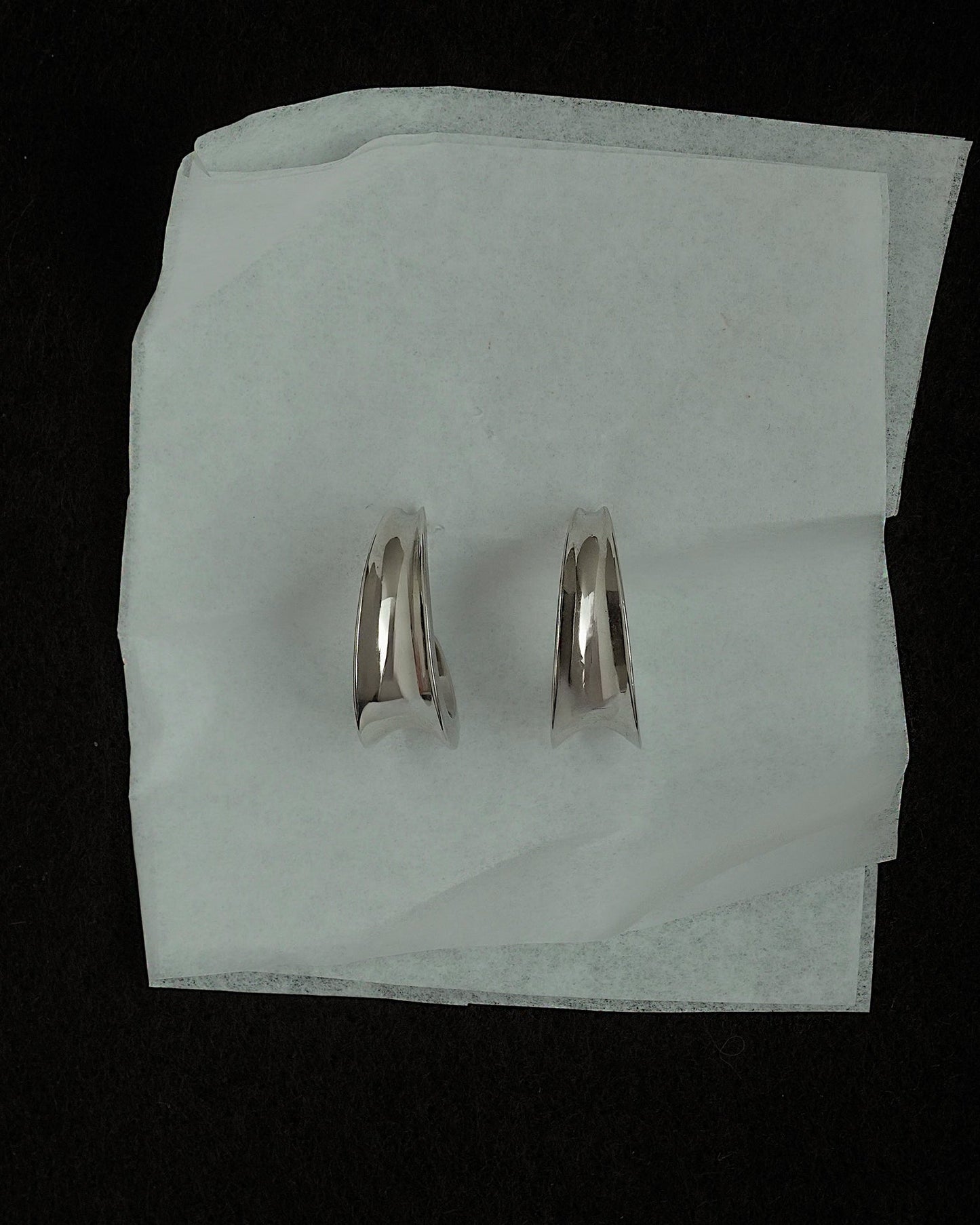 Grande Valen Tapered Hoops - Mod + Jo