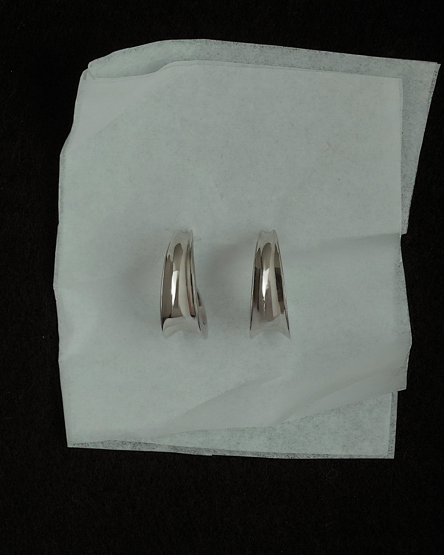 Grande Valen Tapered Hoops - Mod + Jo